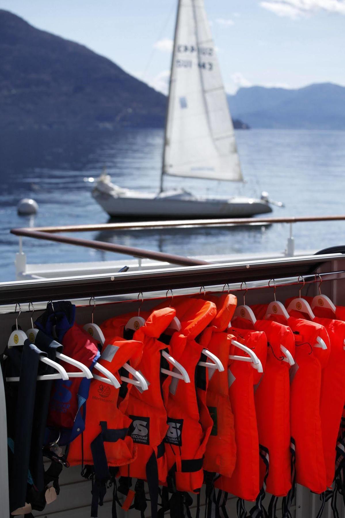 Holiday Hotel Yachtsport Resort Lago Maggiore Бриссаго Екстер'єр фото