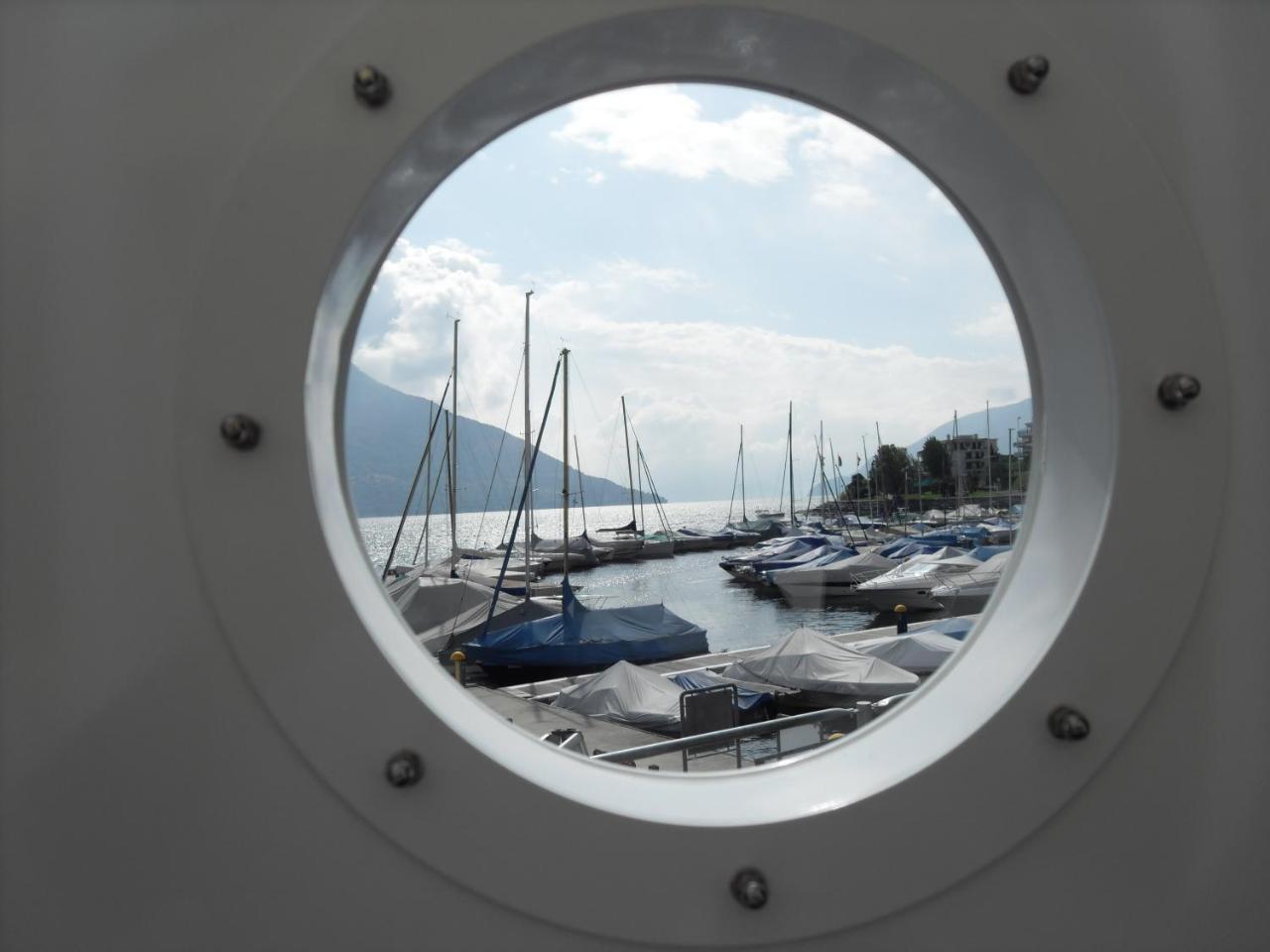 Holiday Hotel Yachtsport Resort Lago Maggiore Бриссаго Екстер'єр фото